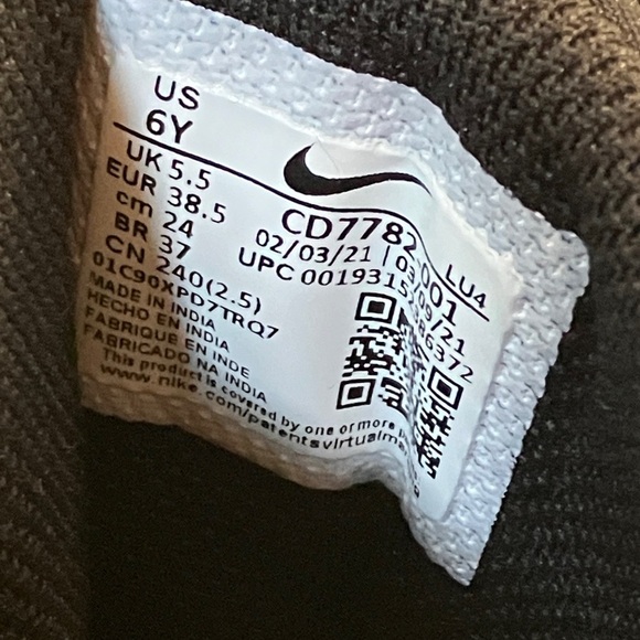 Nike teen size 6Y Black leather  High-Top basketball Sneakers / running shoes - Picture 2 of 16